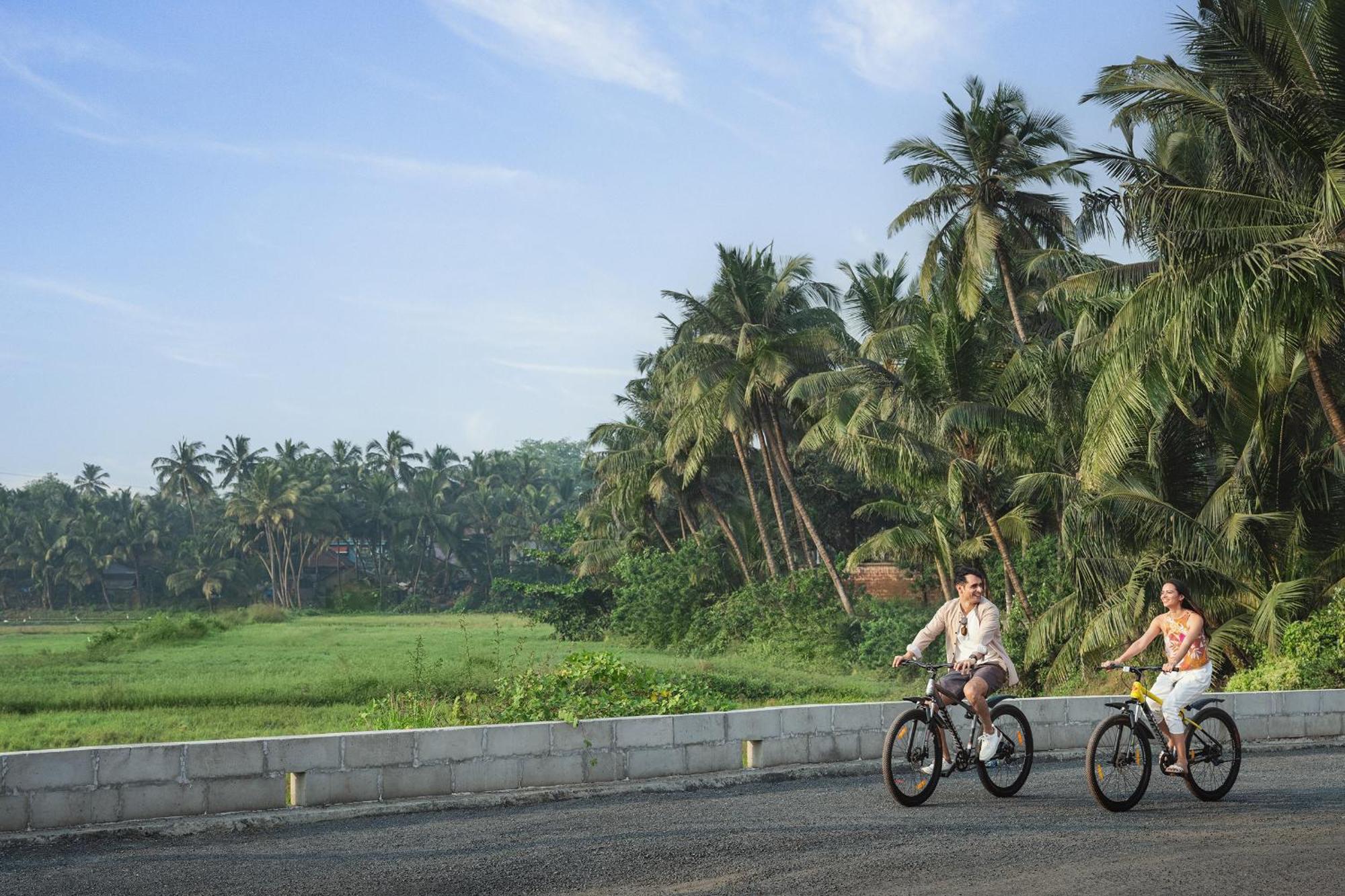 Hotel Courtyard By Marriott Goa Colva Exterior foto